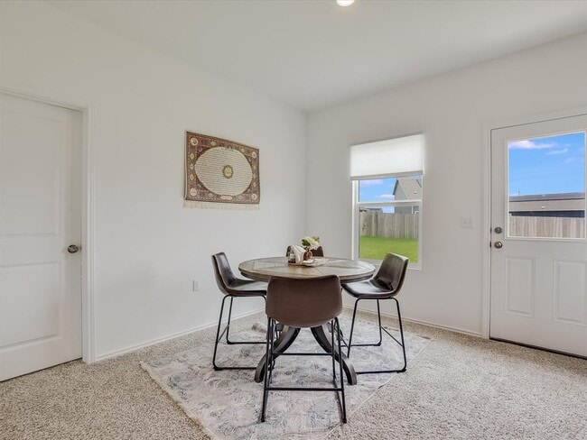 Building Photo - 2712 Louris Ln