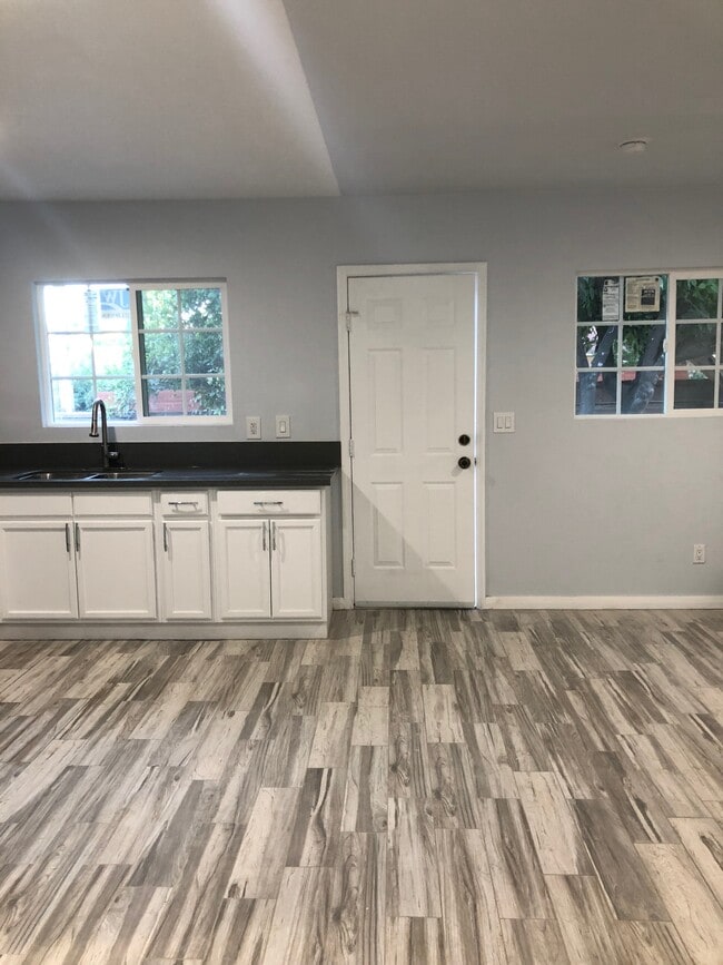 Building Photo - 4831 Alcove Ave