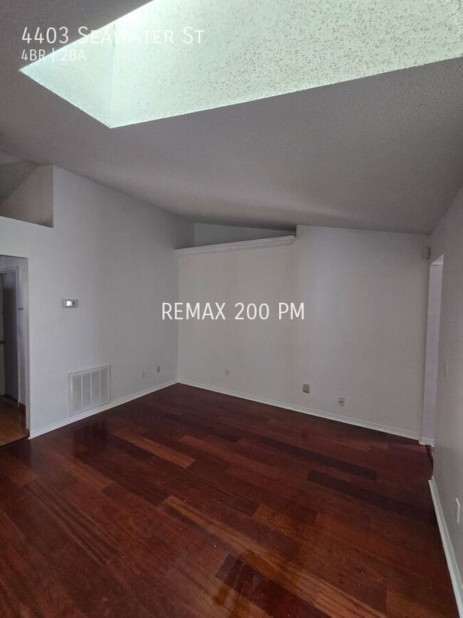 Building Photo - 4403 Seawater St