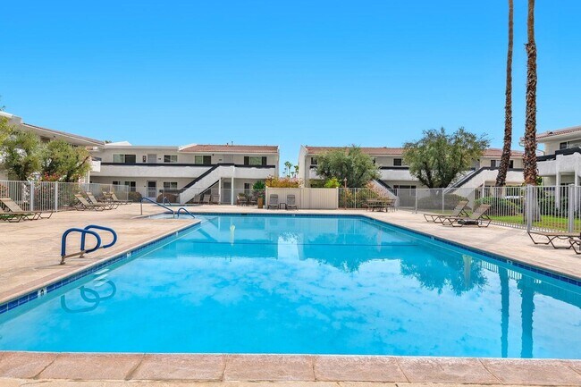 Building Photo - 1950 S Palm Canyon Dr