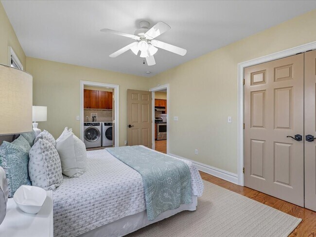 Building Photo - 217 Huntington Rd