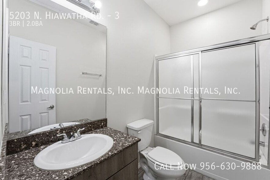 Building Photo - 5203 N Hiawatha Dr