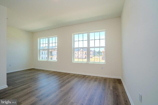 Building Photo - 3403 Jordan Dr