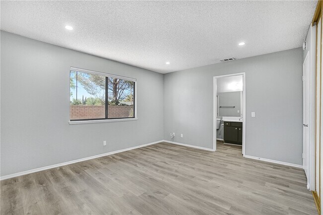 Building Photo - 1721 Viridan Ave