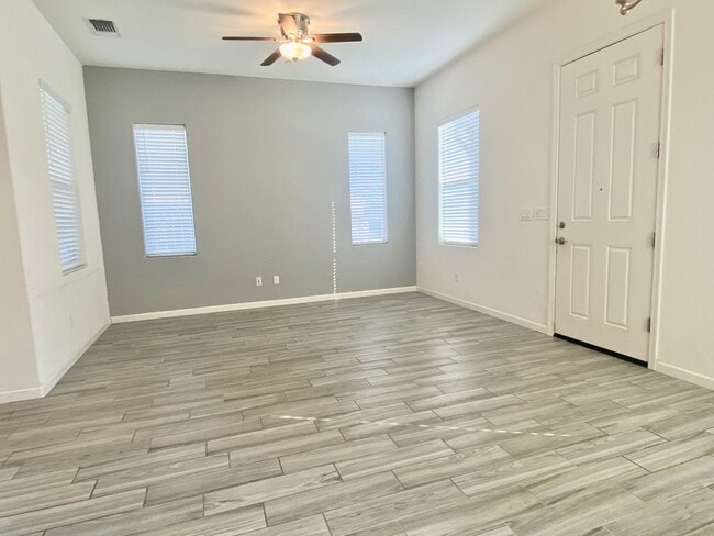Building Photo - AVAILABLE BY 6/19/26. 4 BED, 2.5 BATHS, 1763 SQ FT STAINLESS STEEL APPLIANCES INCLUDED