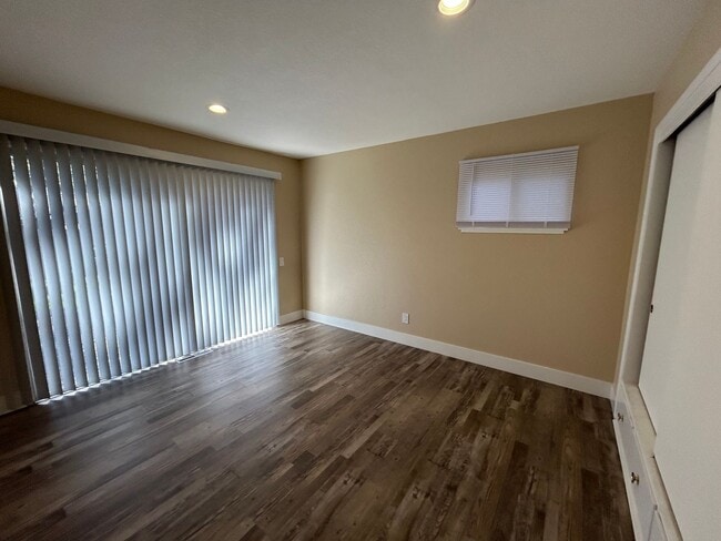 Building Photo - Al Tahoe Home - Single Story with 3 Bed, 2 Bath with 2 Car Garage