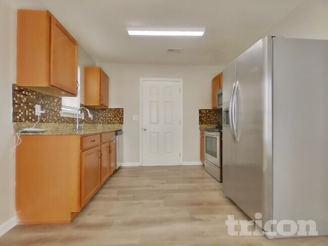 Building Photo - 725 Jack Russell Ct