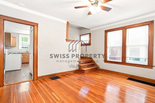 Building Photo - 2685 Indianola Ave