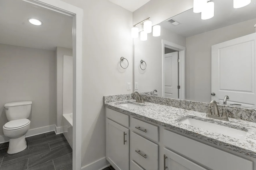 Building Photo - 4696 Heiskell Dr