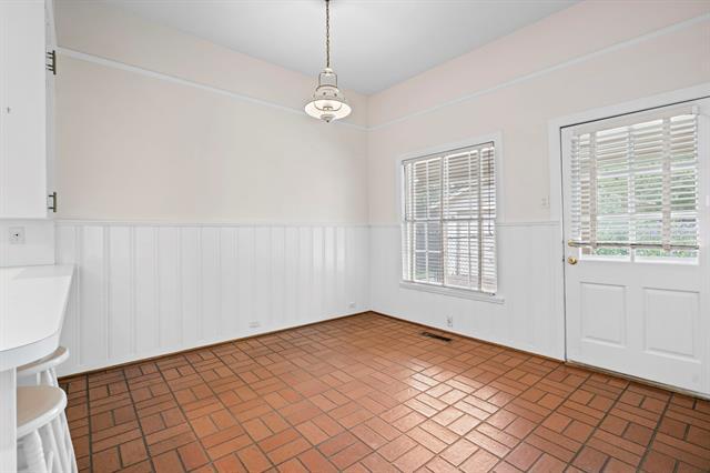 Building Photo - 4407 Bonham St