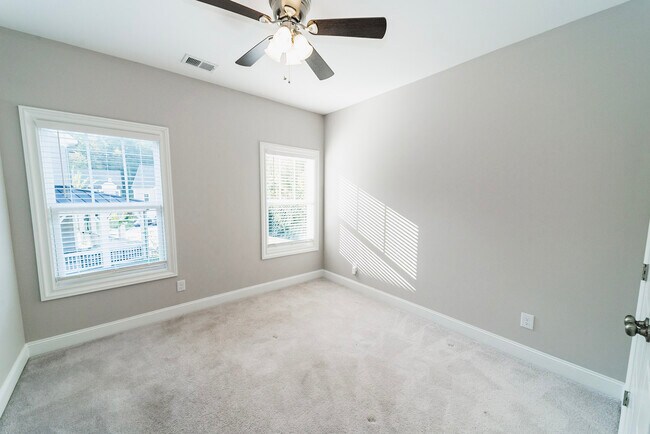 Building Photo - 1791 Willow Way