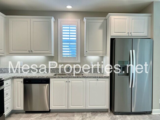 Building Photo - 3880 S Oasis Paseo