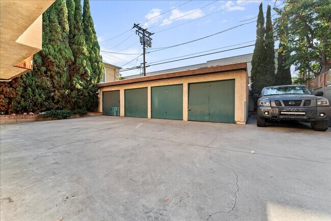 Building Photo - 392 Coronado Ave