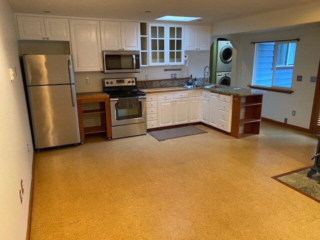 Building Photo - 1000 W Indiana St