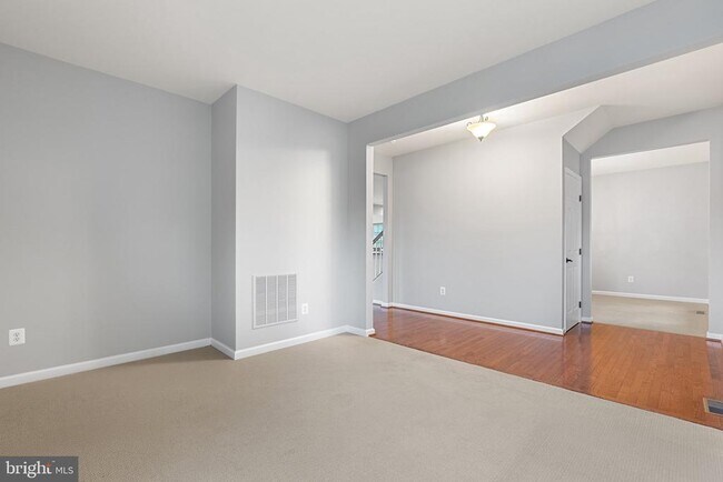 Building Photo - 9 Eisentown Drive