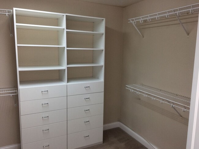 Building Photo - 5 BD 4 BTH Two Story Home Available in Aliante