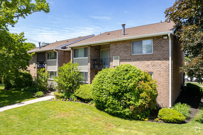 Building Photo - The Greens at Pine Hill I and II