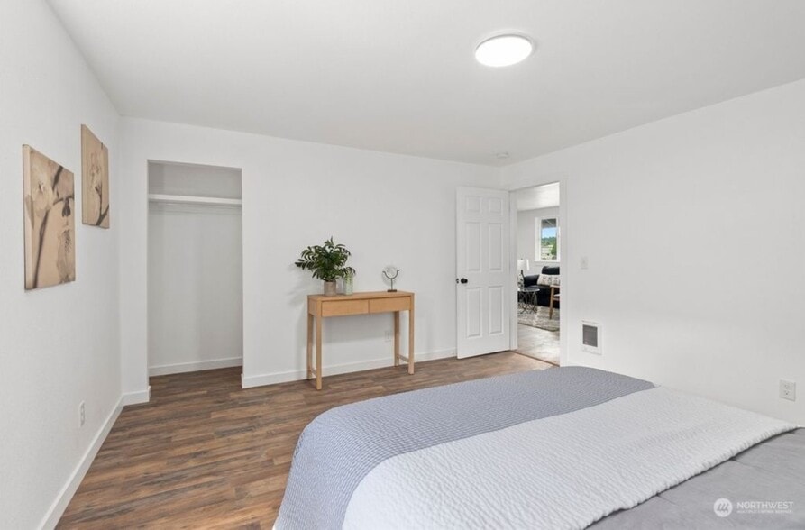 Bed1 - 114 N Gold St