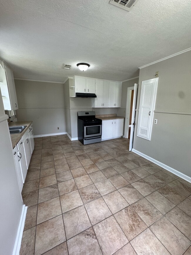 Building Photo - 906 Chickasaw Trail