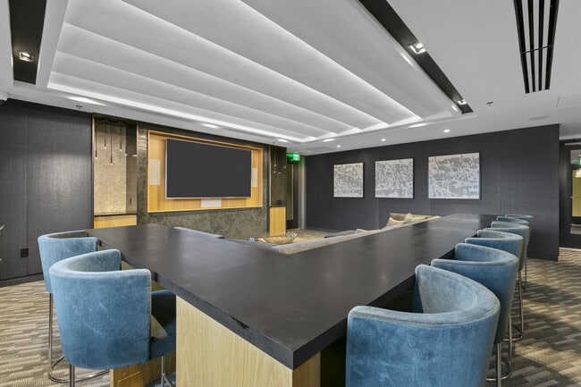 Building Photo - Nexus Condominium - 1 bedroom + den