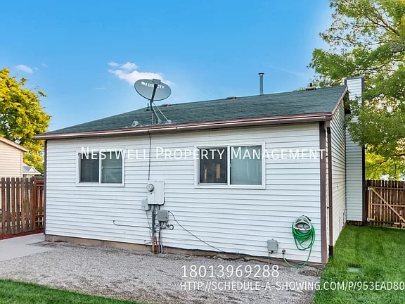 Building Photo - 8095 Twain Cir