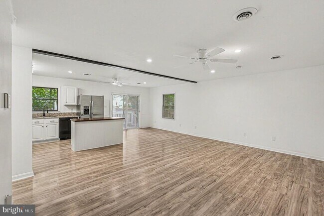 Building Photo - 78 Woodmount Dr