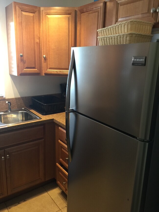 Building Photo - 304 SW 16th Ct