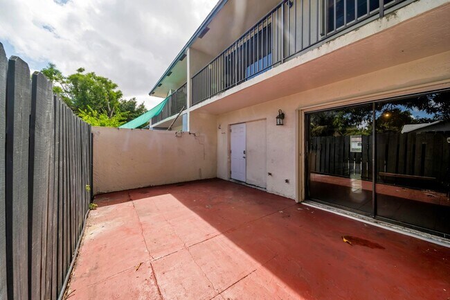 Building Photo - 4033 SW 68th Way