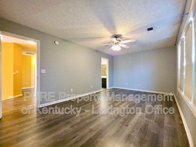 Building Photo - 2909 Mahala Ln