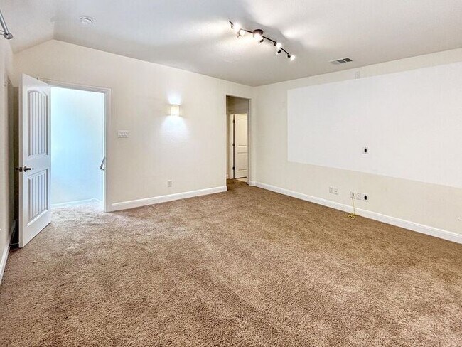 Building Photo - 2336 Millbrook Loop