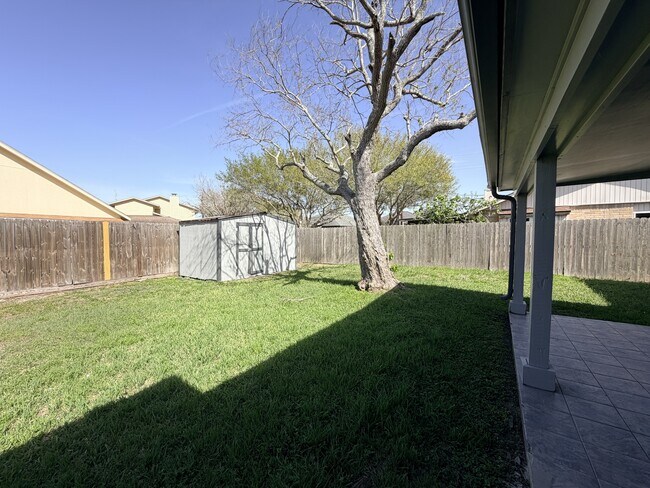 Building Photo - 7326 New Brunswick Dr