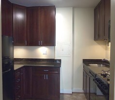 Building Photo - 1021 Arlington Blvd