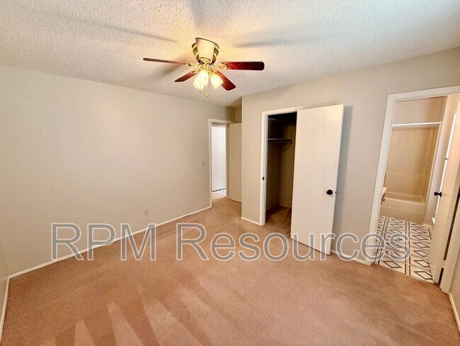 Building Photo - 105 N Eastgate Dr