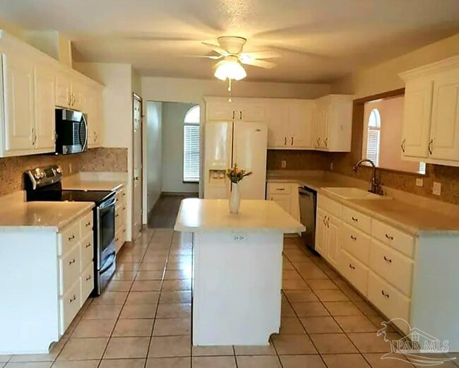 Building Photo - 1007 W Government St