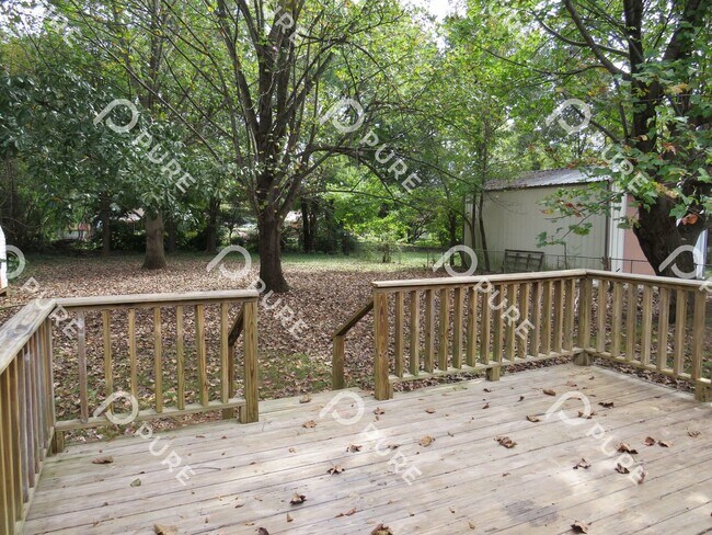 Building Photo - 3510 Avondale!