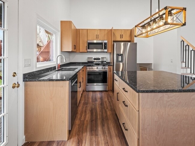 Building Photo - 38 Hilda St