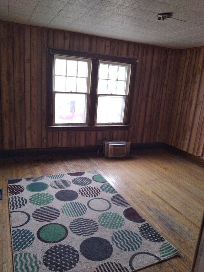 Front bedroom - 43 N Ogden Ave