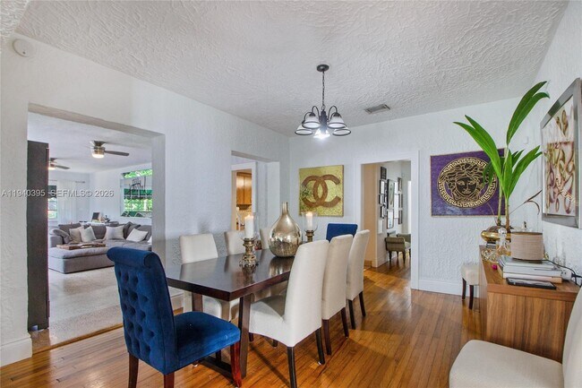 Building Photo - 2985 SW 13th St