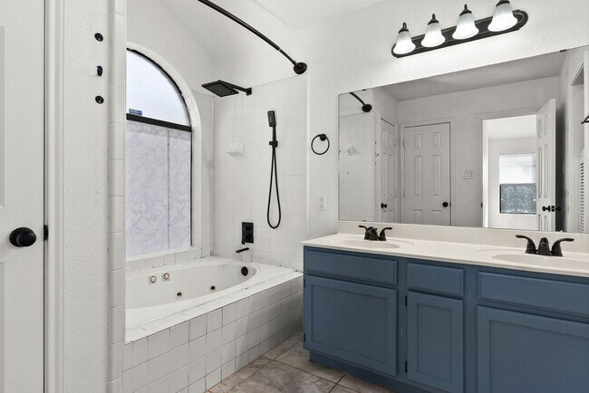 Building Photo - 4803 Topsey Dr