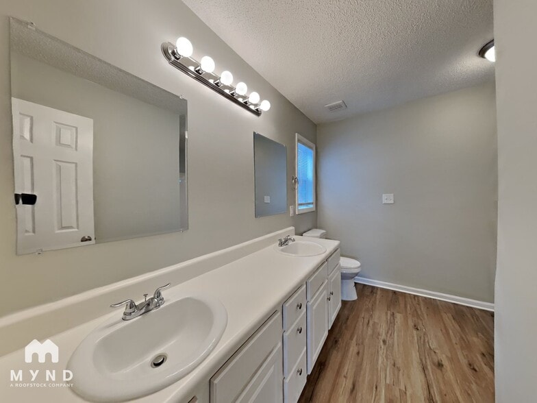 Building Photo - 177 Percheron Dr