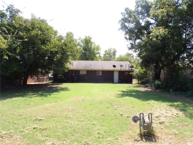 Building Photo - 3061 Overland Dr
