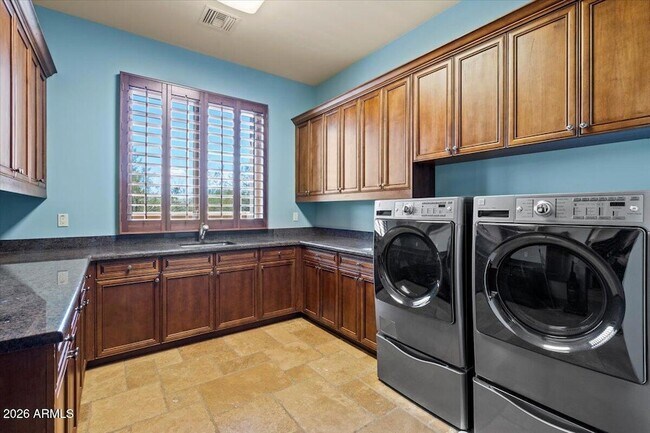 Building Photo - 13027 E Saddle Horn Trail