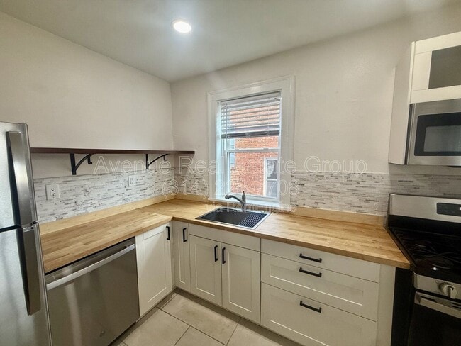 Building Photo - 1020 Claytonia Terrace