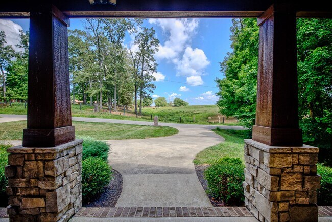 Building Photo - Fully Furnished, Short Term Rental, 1 Month Mimimum