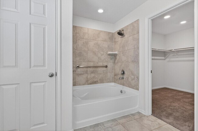 Building Photo - 3322 Nila Crk Dr