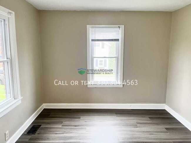 Building Photo - 133 Catherine St