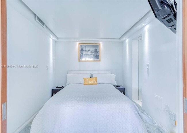 Building Photo - 401 Ocean Dr