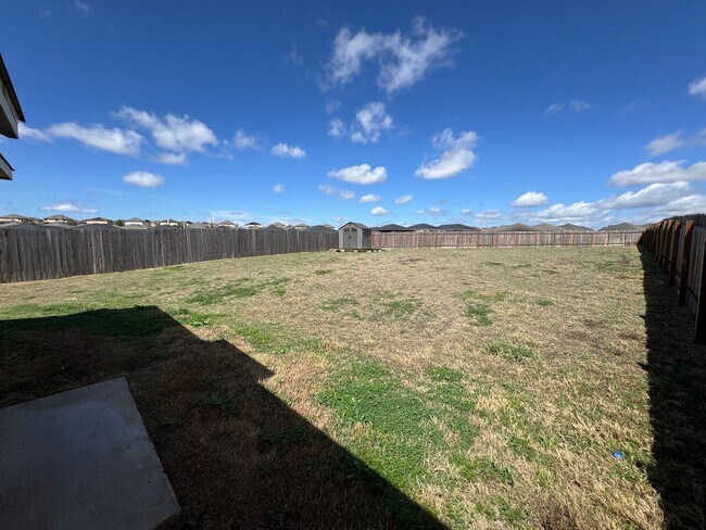 Building Photo - 1234 Lehmann Dr