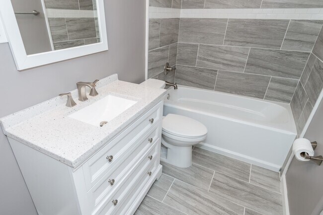 Building Photo - 6450 Chippingdon Dr