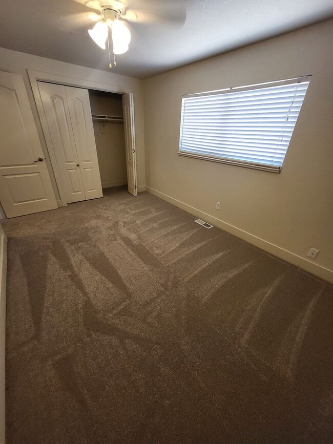 Building Photo - 3110 Oreana Dr